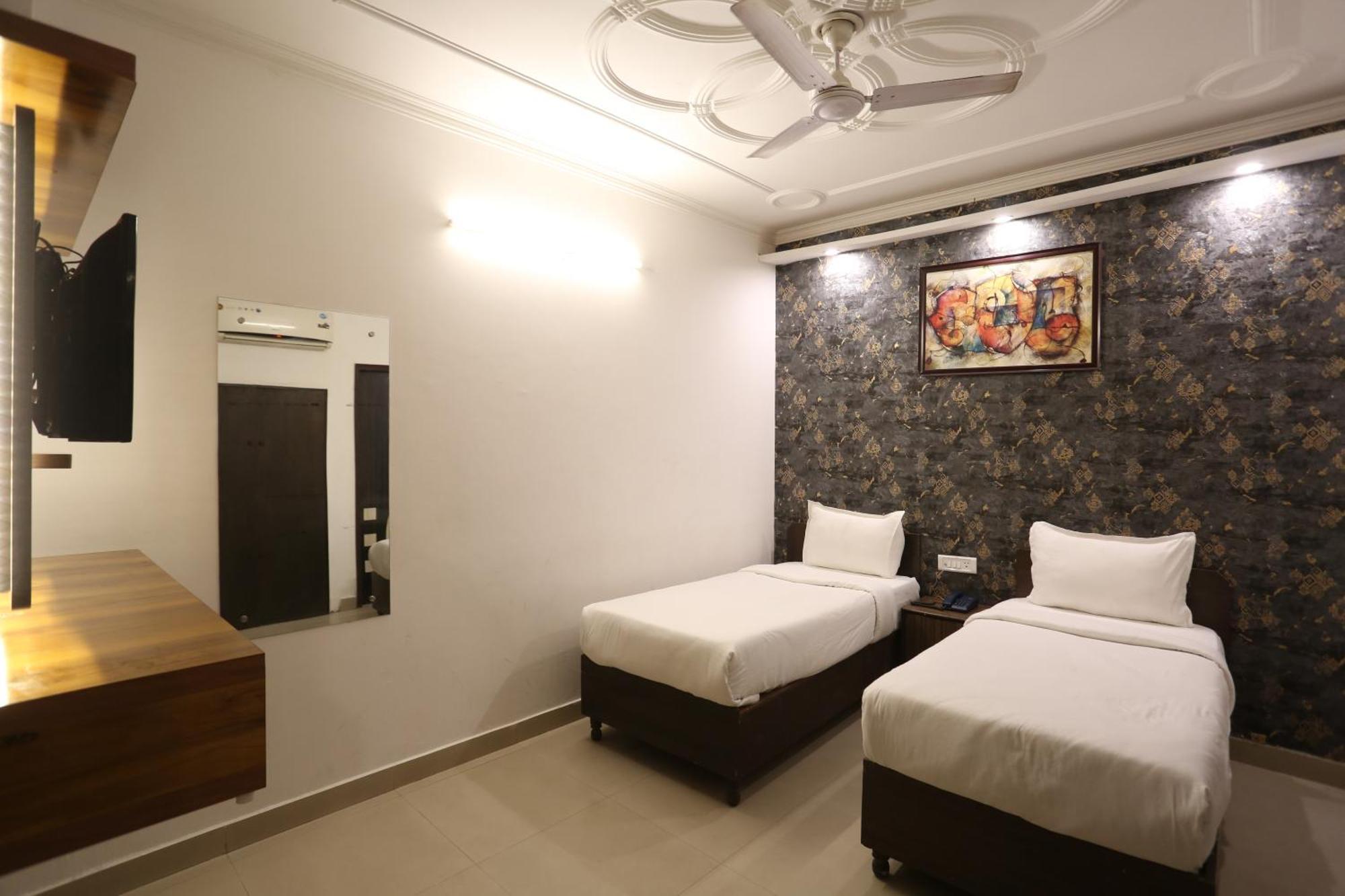 Backpackers - Ink Hotels Delhi Airport By Ss Group 뉴델리 외부 사진